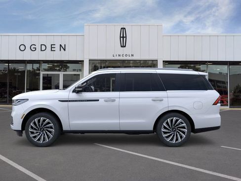 New 2026 Lincoln Navigator Black Label AWD/4WD image 3