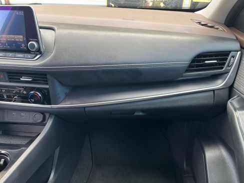Used 2023 Nissan Rogue S FWD image 35