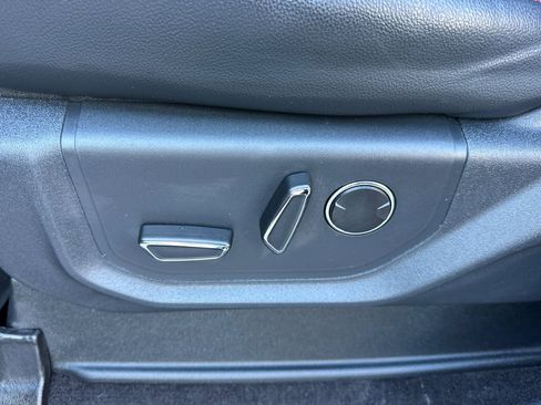 Used 2022 Ford Expedition Limited image 14