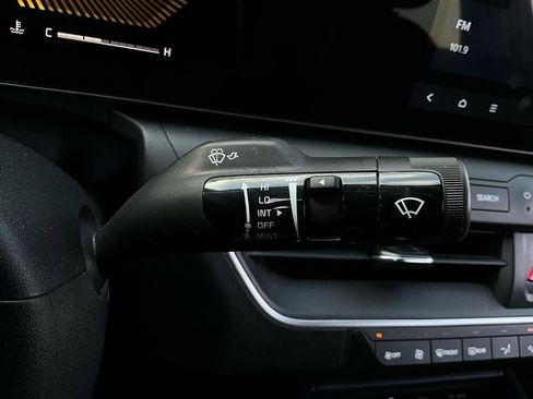 Used 2025 Kia K4 LXS image 37