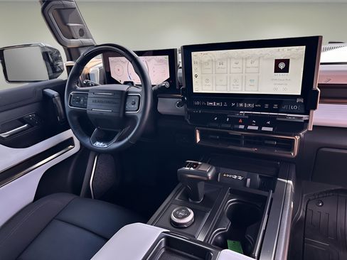 Used 2025 GMC Hummer EV 3X AWD/4WD image 7