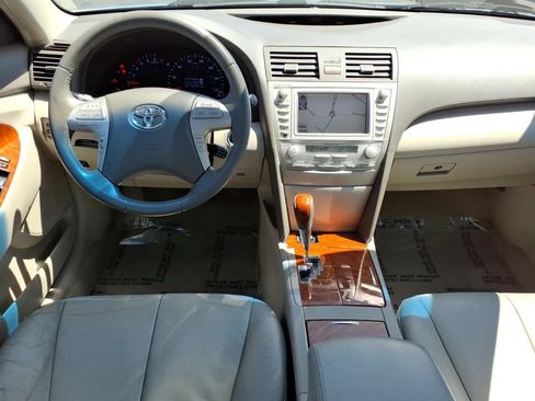 Used 2011 Toyota Camry XLE w/ SE/XLE Extra-Value Pkg FWD image 14