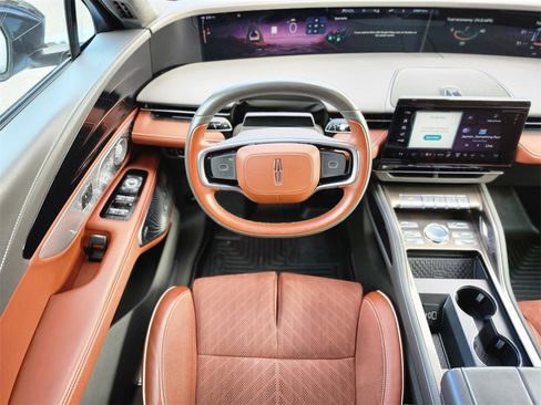 Used 2024 Lincoln Nautilus Black Label image 13