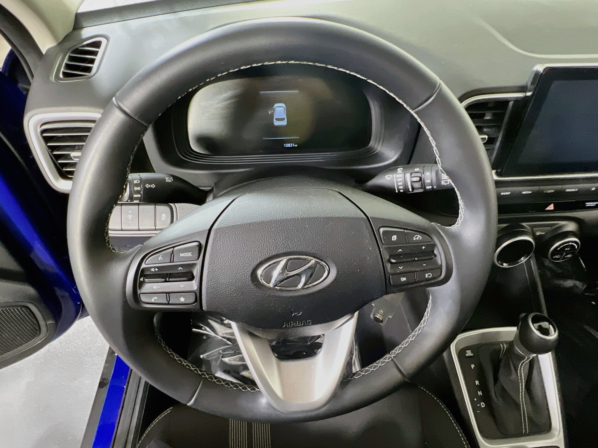 Used 2023 Hyundai Venue SEL FWD image 11