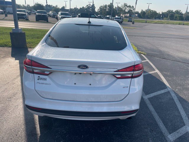 Used 2017 Ford Fusion SE FWD image 3