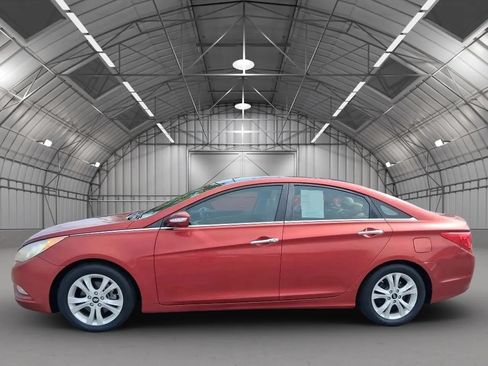 Used 2012 Hyundai Sonata Limited w/ Navigation Pkg FWD image 2