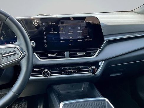 Used 2025 Chevrolet Equinox LT image 9