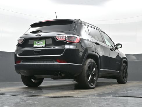 Used 2021 Jeep Compass Latitude FWD image 27