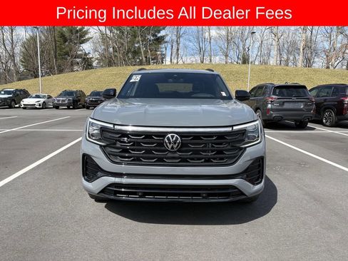 Used 2025 Volkswagen Atlas Cross Sport SEL R-Line AWD/4WD image 2