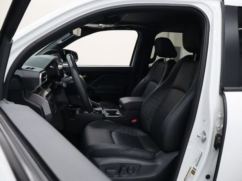 Used 2024 Toyota Tacoma TRD Off-Road w/ TRD Off Road Premium Package AWD/4WD image 10