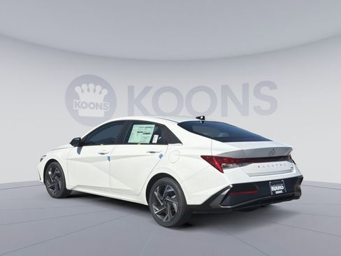 New 2026 Hyundai Elantra Limited image 4