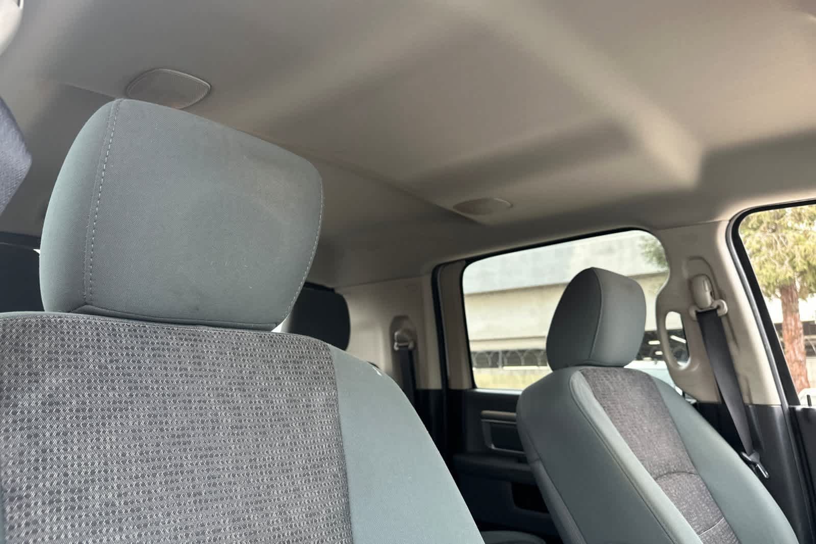 Used 2014 RAM 2500 SLT w/ Luxury Group AWD/4WD image 18