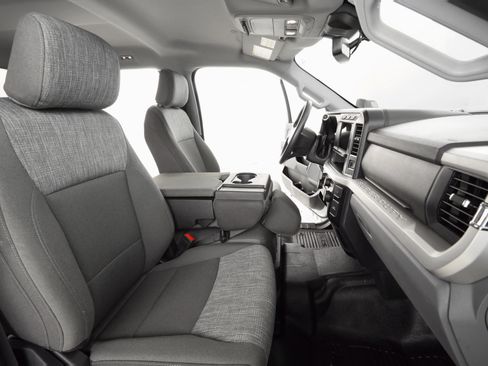 Used 2023 Ford F250 XLT w/ FX4 Off-Road Package image 22