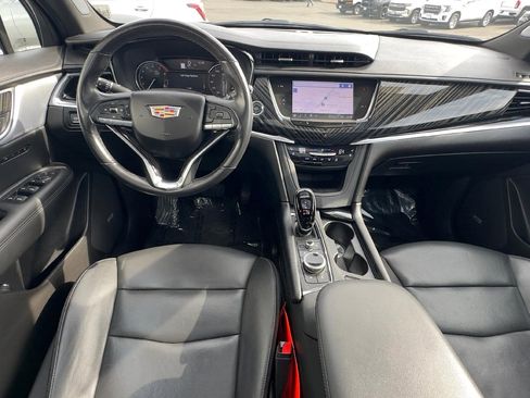 Certified 2024 Cadillac XT6 Premium Luxury image 12