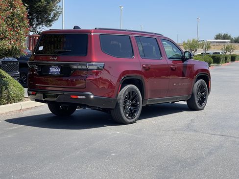 New 2026 Jeep Grand Wagoneer Limited AWD/4WD image 9