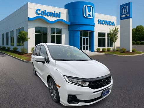 New 2026 Honda Odyssey Touring image 9