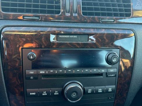 Used 2014 Chevrolet Impala LT w/ LT Sunroof Package image 8