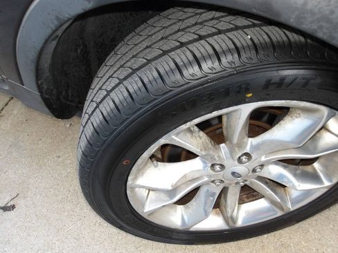 Used 2015 Ford Explorer XLT w/ Equipment Group 202A FWD image 48