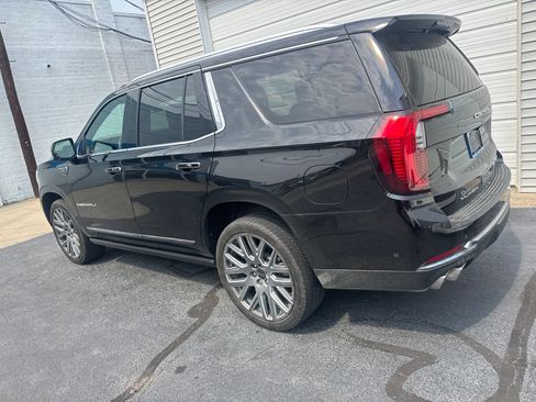 Used 2025 GMC Yukon Denali Ultimate AWD/4WD image 5
