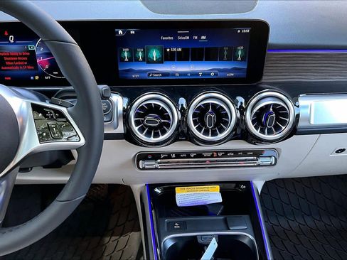 New 2026 Mercedes-Benz GLB 250 4MATIC image 9
