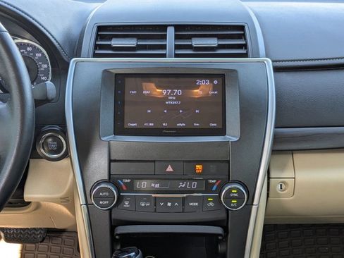 Used 2016 Toyota Camry XLE image 19