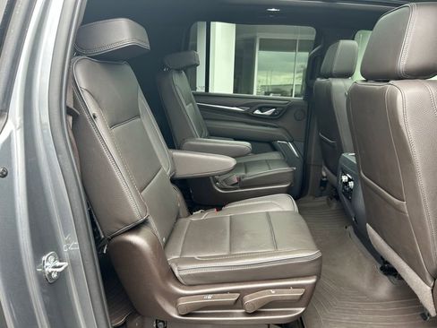 Used 2022 GMC Yukon XL Denali image 27