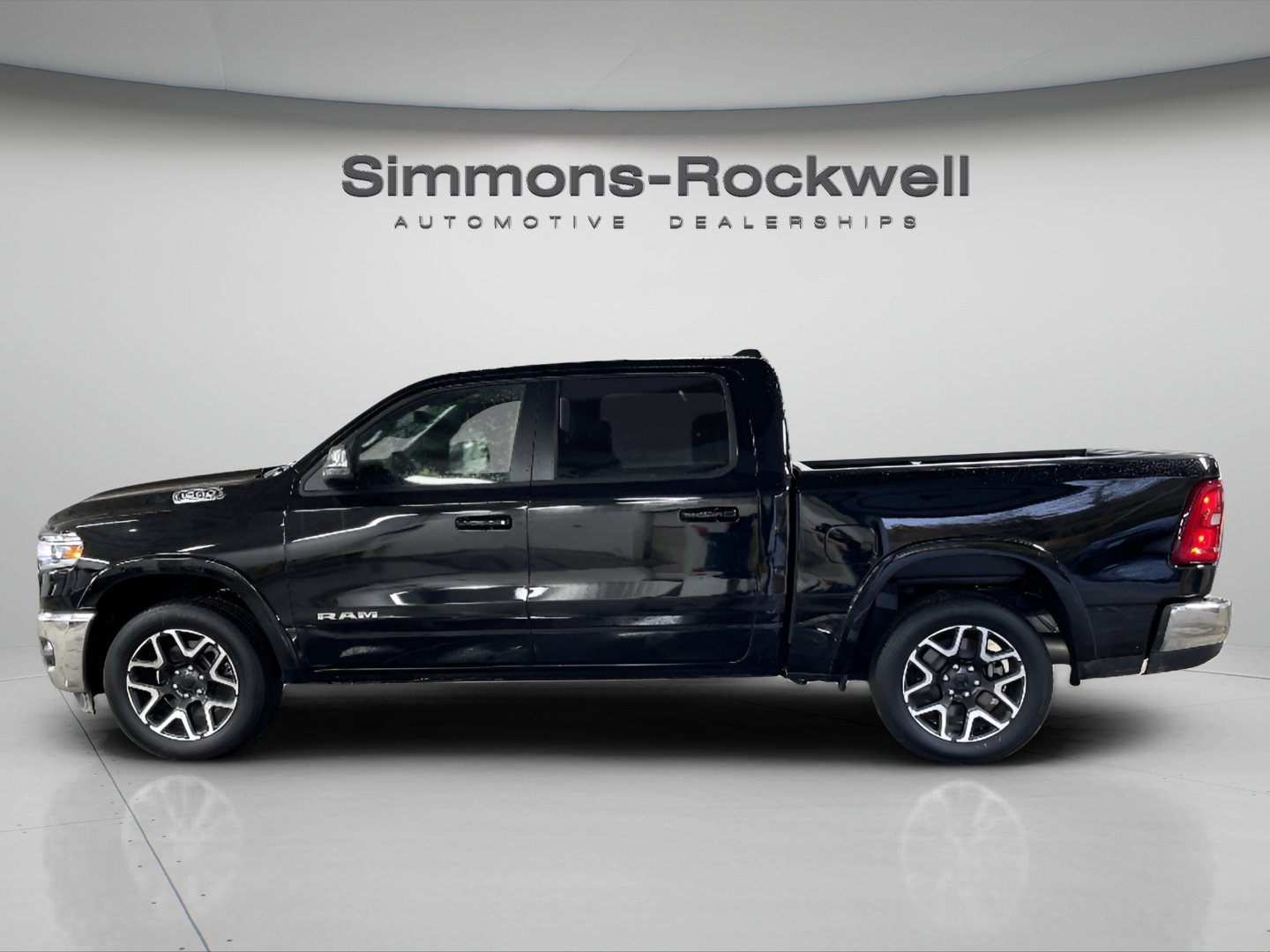 Used 2026 RAM 1500 Laramie AWD/4WD image 2