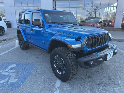 Used 2024 Jeep Wrangler Unlimited Rubicon 4xe image 2