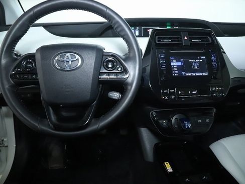 Used 2019 Toyota Prius XLE image 28