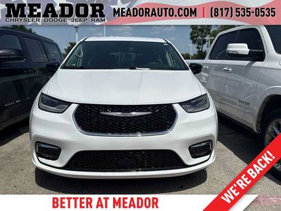 Used 2024 Chrysler Pacifica Touring-L