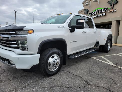 Used 2020 Chevrolet Silverado 3500 High Country image 6