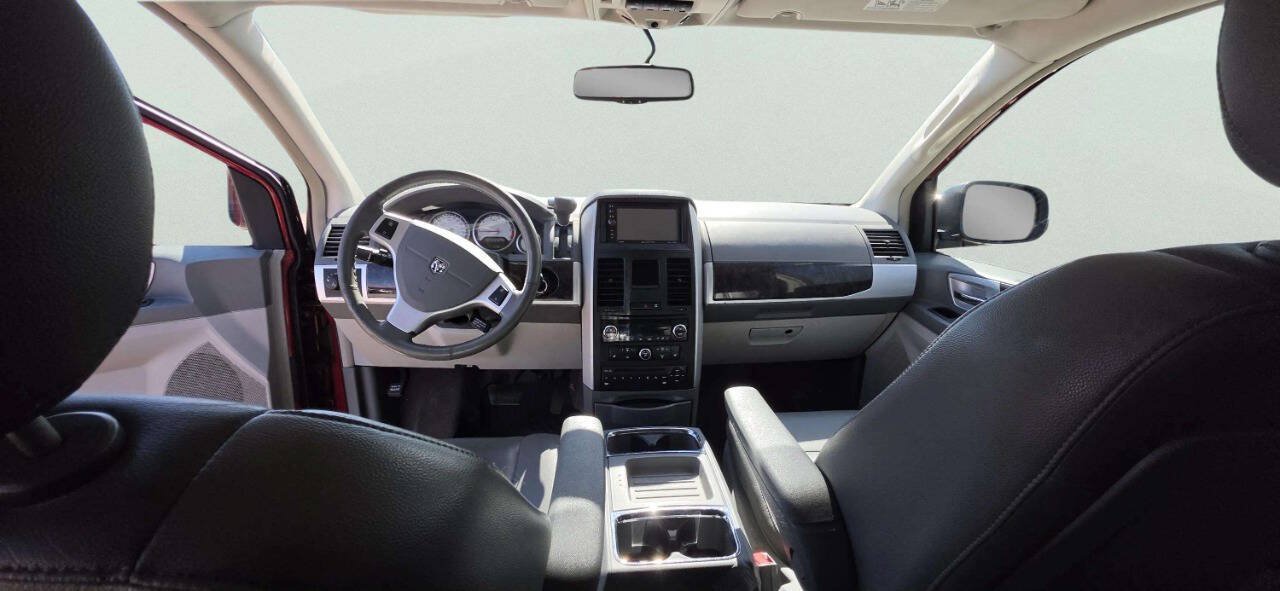 Used 2010 Dodge Grand Caravan SXT FWD image 8
