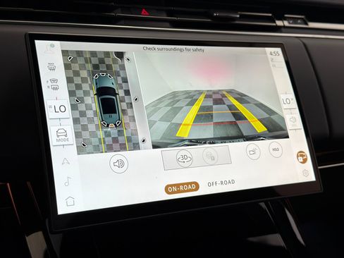 Used 2025 Land Rover Range Rover Sport SE image 30