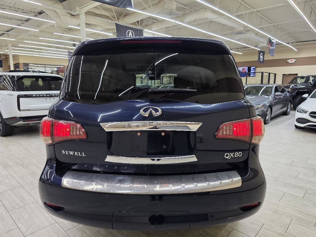 Used 2015 INFINITI QX80 4WD w/ Deluxe Technology Package image 8