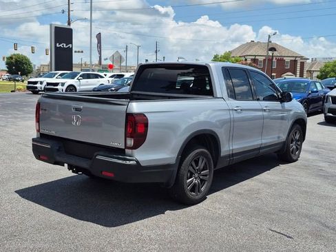 Used 2019 Honda Ridgeline Sport image 2