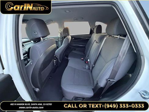 Used 2017 Kia Sorento LX w/ LX V6 Convenience Package image 15