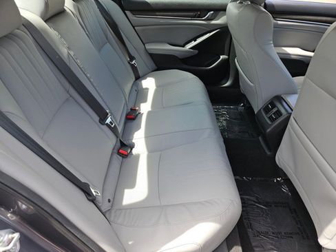 Used 2018 Honda Accord Touring image 25