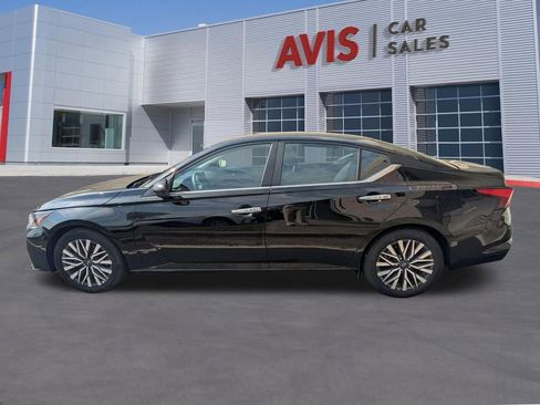 Used 2025 Nissan Altima 2.5 SV image 10