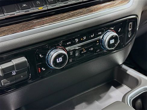 New 2026 GMC Sierra 1500 Elevation image 16