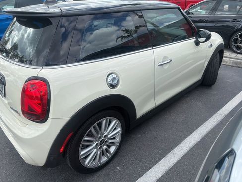 Used 2019 MINI Cooper S w/ Premium Package image 4