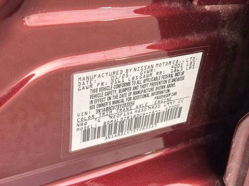 Used 2025 Nissan Sentra SV FWD image 33