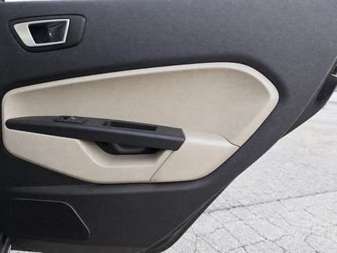 Used 2014 Ford Fiesta SE FWD image 35