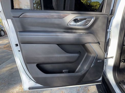 Used 2021 Chevrolet Suburban LT image 22