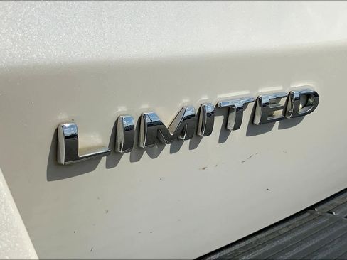 Used 2018 Ford Expedition Max Limited w/ Equipment Group 301A image 9