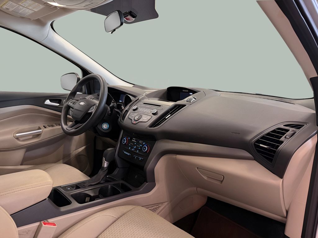 Used 2017 Ford Escape SE FWD image 29