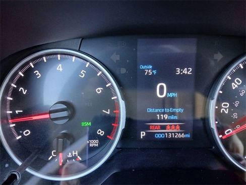 Used 2021 Toyota RAV4 XLE image 30