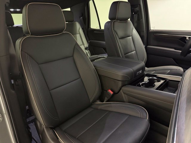 Used 2025 Chevrolet Tahoe Premier AWD/4WD image 35