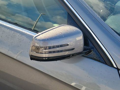 Used 2011 Mercedes-Benz E 350 Sedan image 4