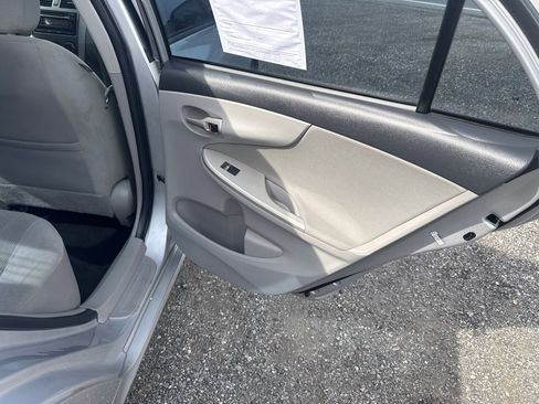 Used 2012 Toyota Corolla LE image 22