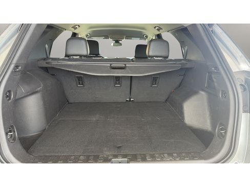 Used 2023 Chevrolet Equinox Premier AWD/4WD image 12
